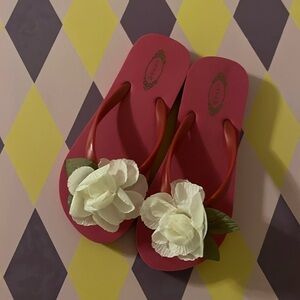 NWT Joyfolie Coralie Flip Flops in Fuchsia- Little Girls 12